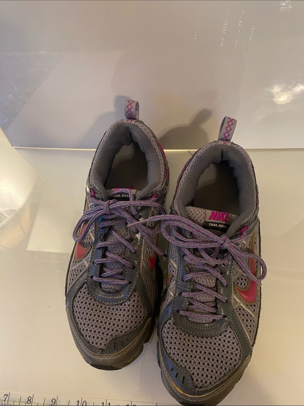 Nike Womens Gray and Purple Athletic Sneakers with Pink Swoosh - Picture 3 of 4
